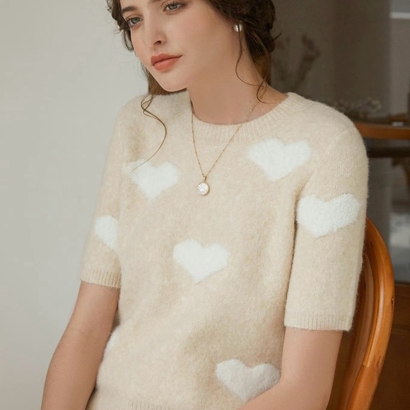 Cream/Tan and White Heart Design Knit Short Sleeve Sweater Size L - Picture 12 of 15